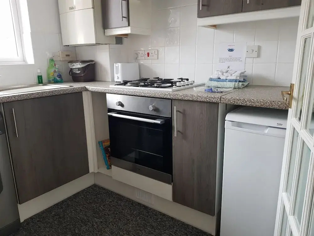 Charming 2-bed House in Torquay