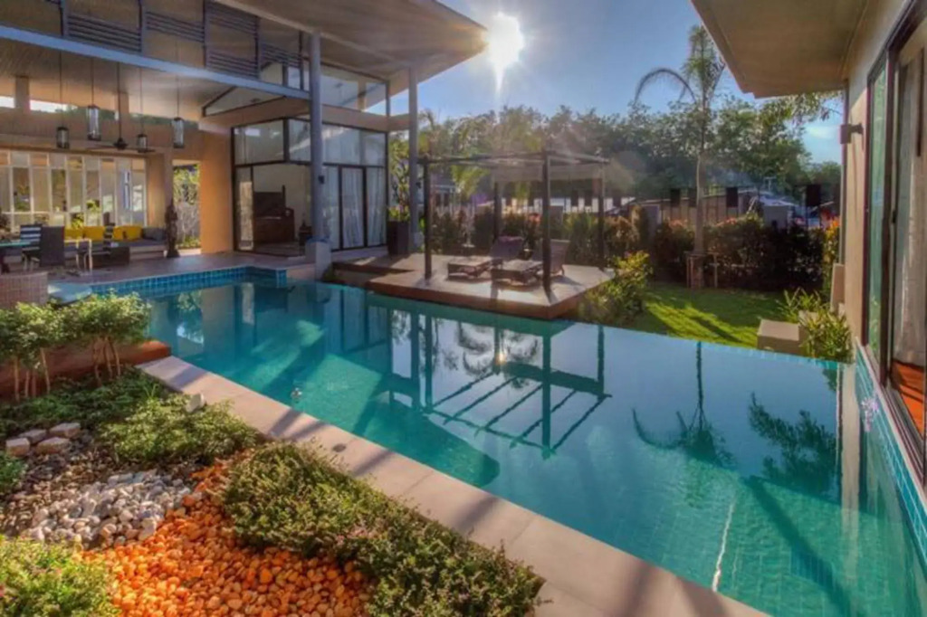 Ibiscus Villa by Jetta