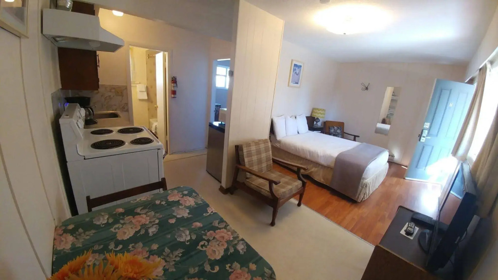 Cozy Court Motel