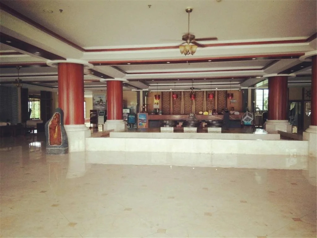 Sanya Little Fish Hot Spring Hotel