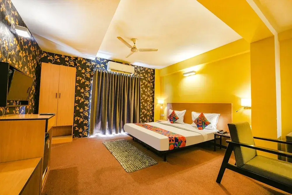 Fabhotel Old Meple Leaf- Golf Course Road & Sector 27