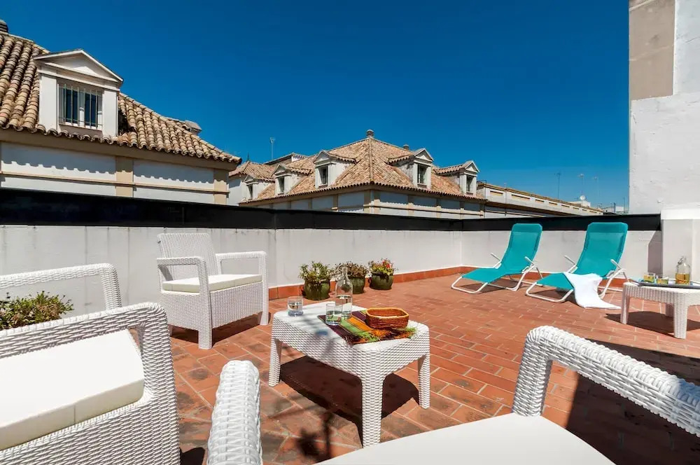 Great Location 3 bd Apartment With Terrace. Amor de Dios