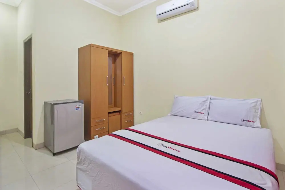 RedDoorz @ Pogung Baru