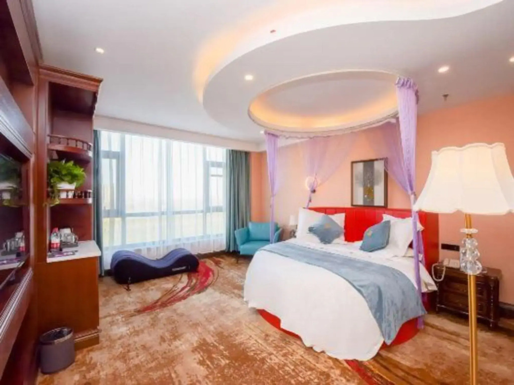 Renaissance Grand Hotel