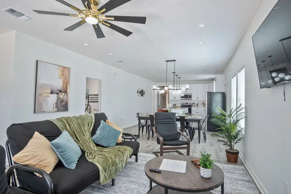 Generous 5BR 3BA Haven Close to Alamo Riverwalk