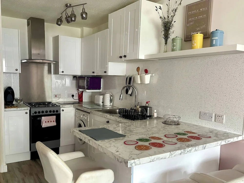 NKN Cosy Maisonette Dartford Station Free Parking
