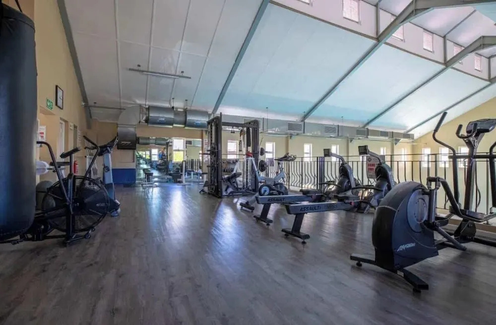 2 Bedroom Mountain View Penthouse Century City