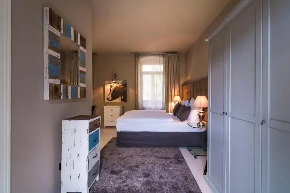 BS Suites