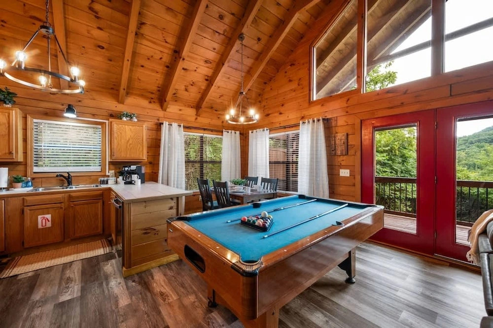 View-location-hot Tub-pool Table-3 Fireplaces