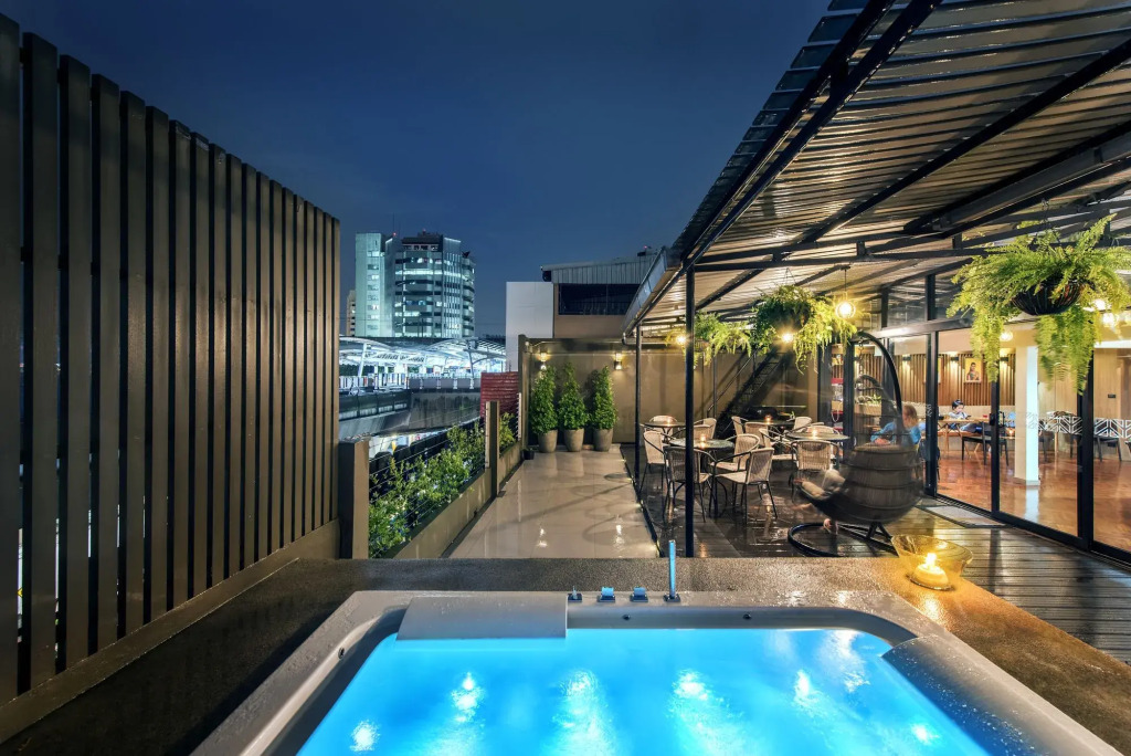 THE Posh Phayathai