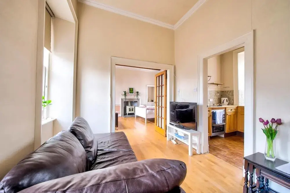 Cosy 2Br Top Floor Apt At Worlds End