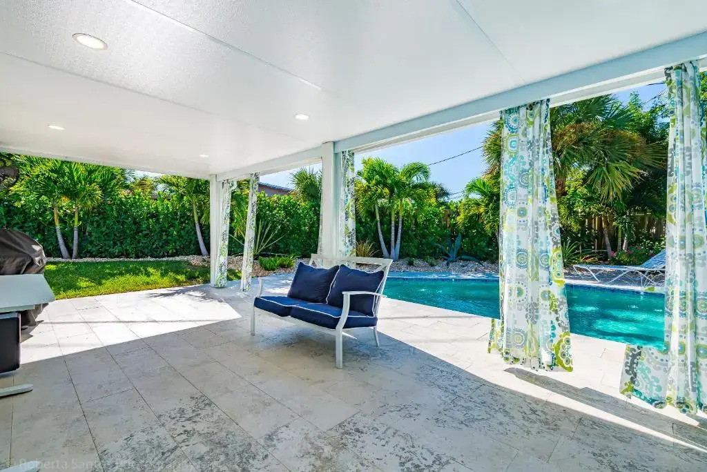 Sandy Feet Retreat-3bed 2bath Home with HEATED private pool