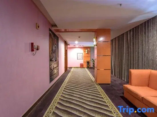 Jinting Chain. Via Boutique Hotel (Deyang Moore Shopping Plaza)