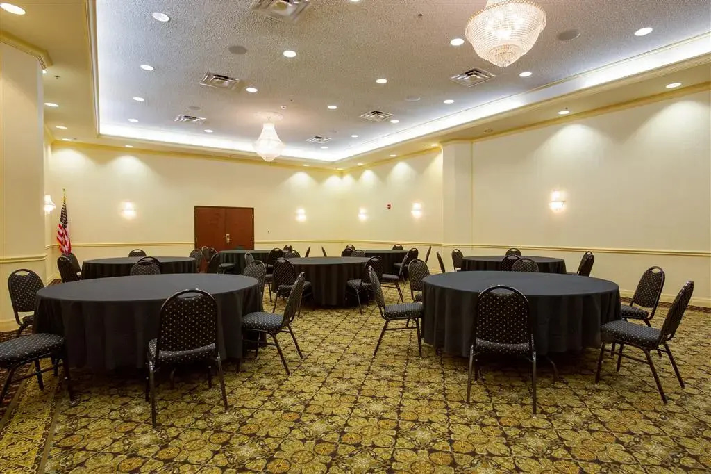 Drury Inn & Suites St. Louis Convention Center
