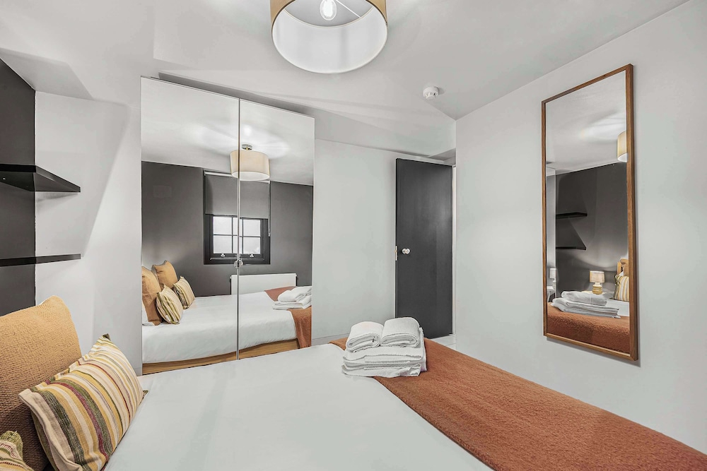 City Ember Fitzrovia by Frankie