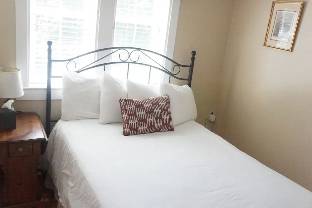 The Frogtown Inn And 6 Acres Restaurant