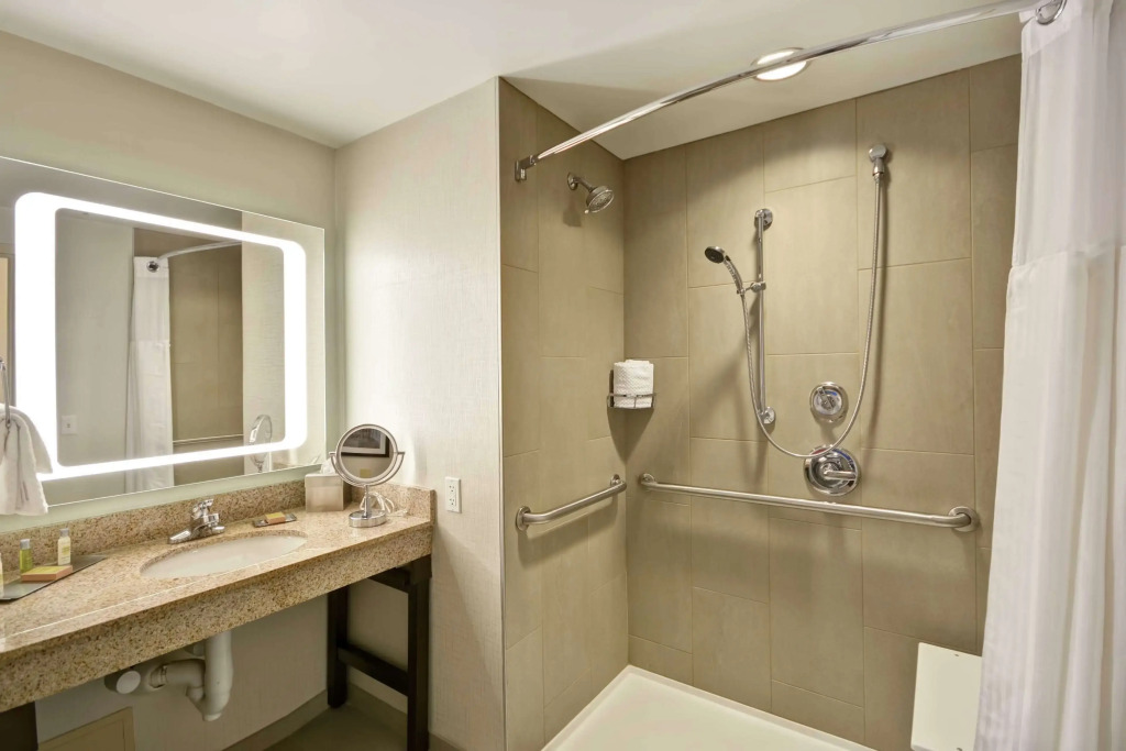 DoubleTree by Hilton Chicago Midway Airport, IL