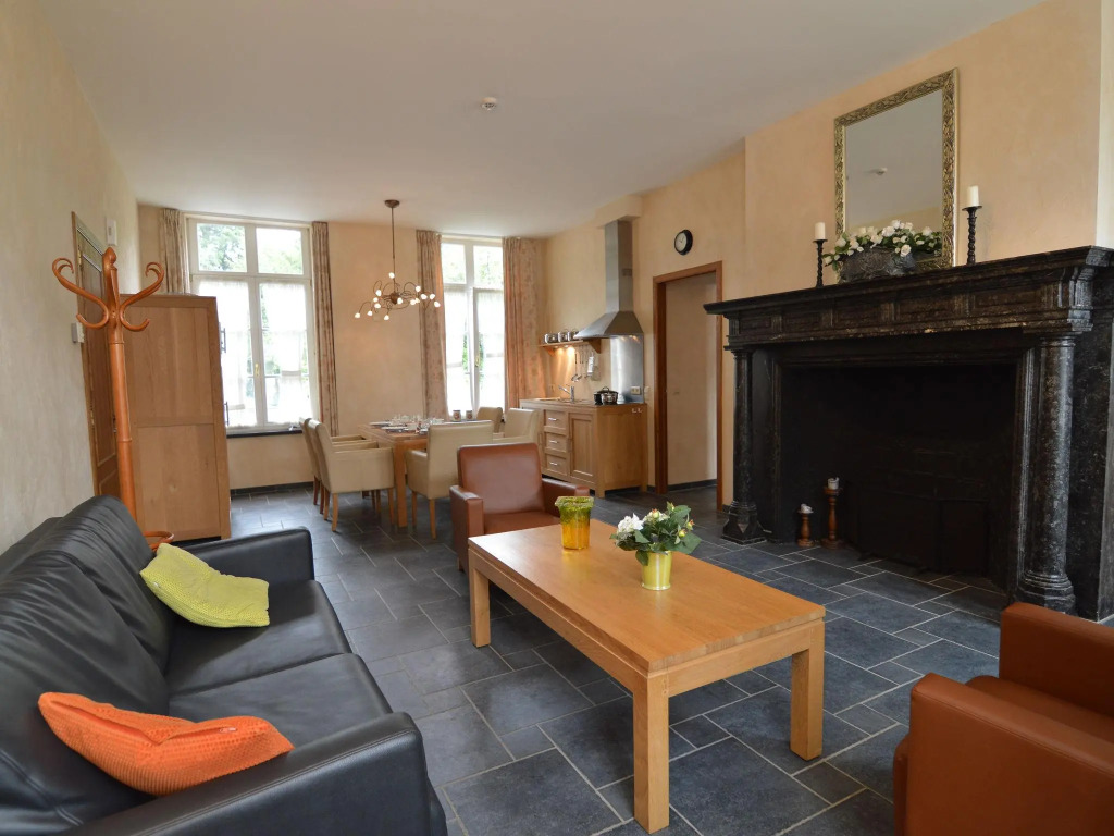 Spacious apartment in a 16th-century castle