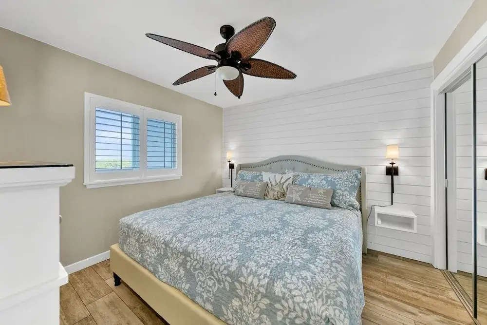 One Seagrove Place Unit 1004 2 Bedroom Condo by Redawning