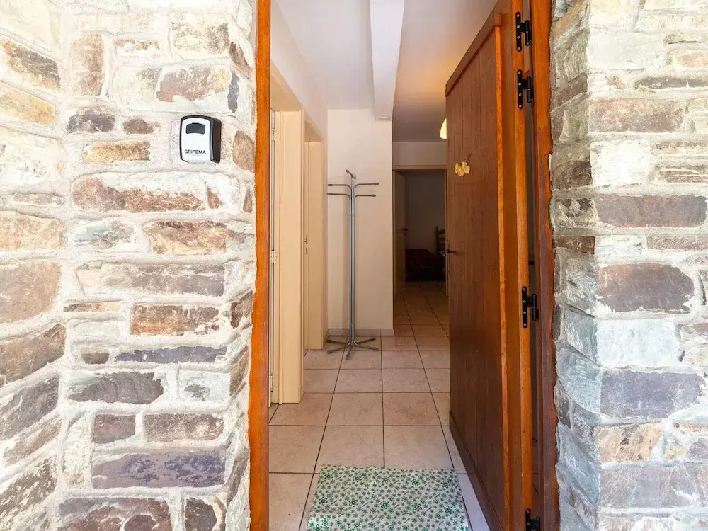 Forest-Edge Hideaway, Bouillon