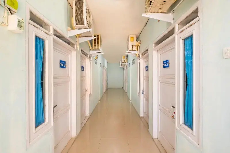 RedDoorz Syariah At Jl Pangeran Hidayatullah Cianjur
