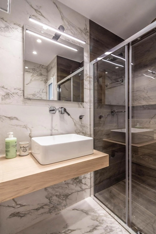 Cozy Apartment - 8' To Panormou Metro Station
