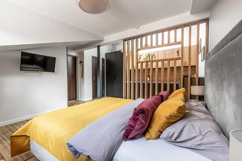 Stylish and Modern Cathedral Square Studio