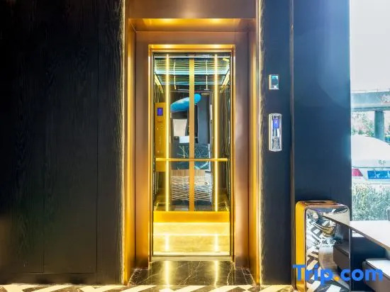 Luocheng Jingyue Hotel