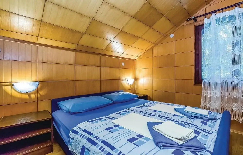 Beautiful Apartment in Ledenice With 4 Bedrooms and Wifi