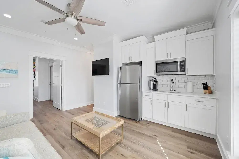 Modern One Bedroom Lockout