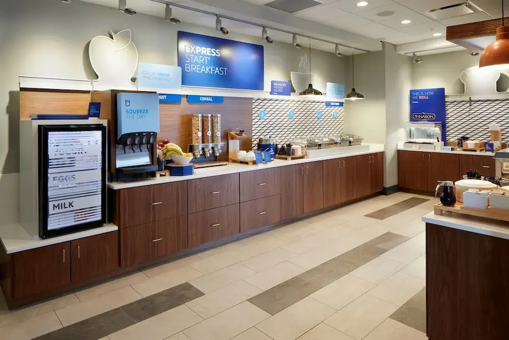 Holiday Inn Express & Suites - Cincinnati North - Liberty Way by IHG