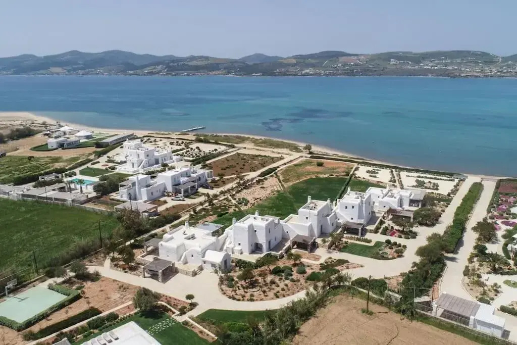 Sunray Pounta Paros Beachfront Villa near Kitesurf