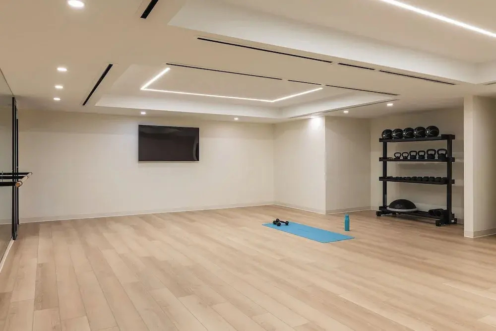 District 225 • 2 BD/2BTH • 20th Fl • Free Spa