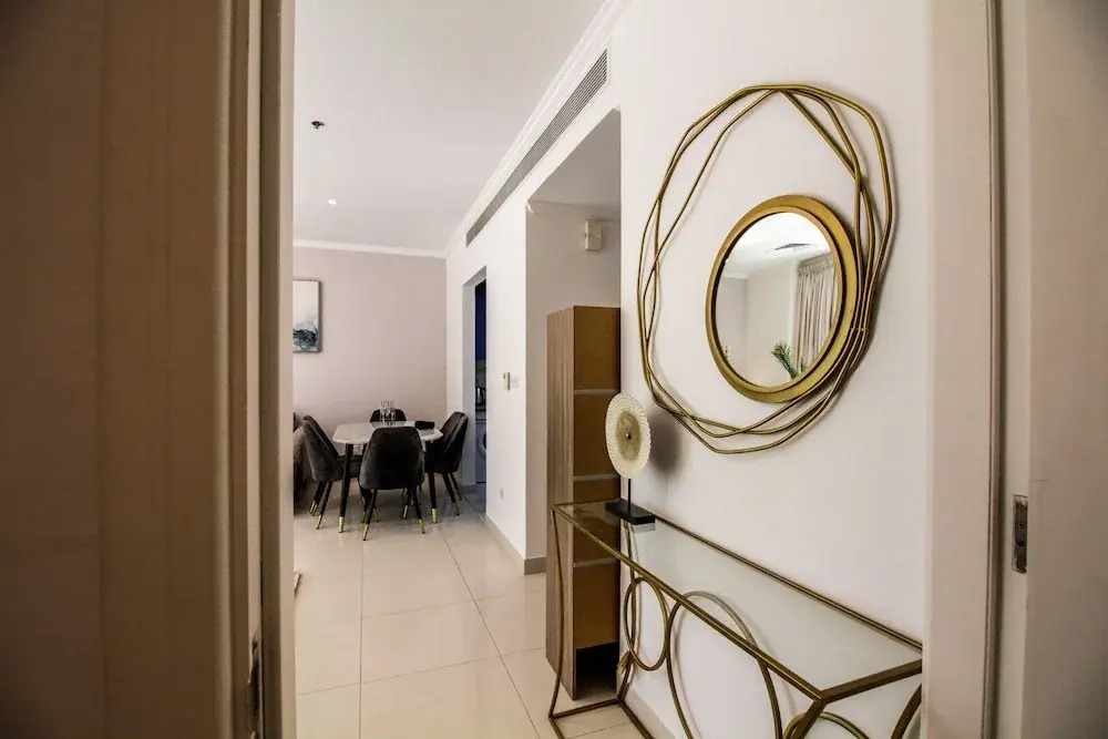 Yogi - Marina Marvel Luxurious 1BR Apt at Al Shera Tower