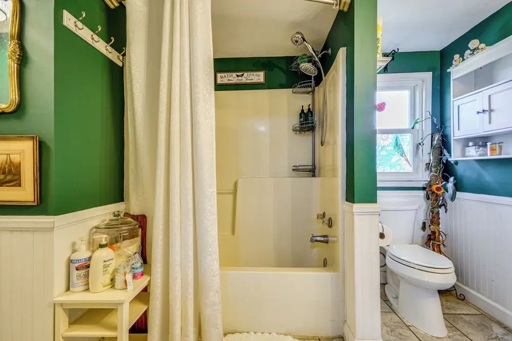 'storybook Craftsman' Home w/ Private Hot Tub!