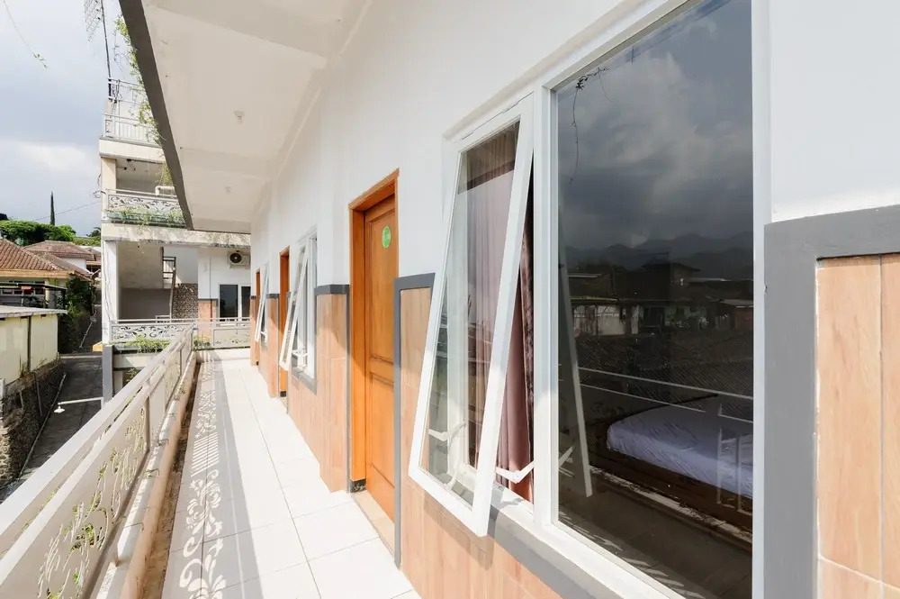Urbanview Hotel Sky Batu Malang by RedDoorz