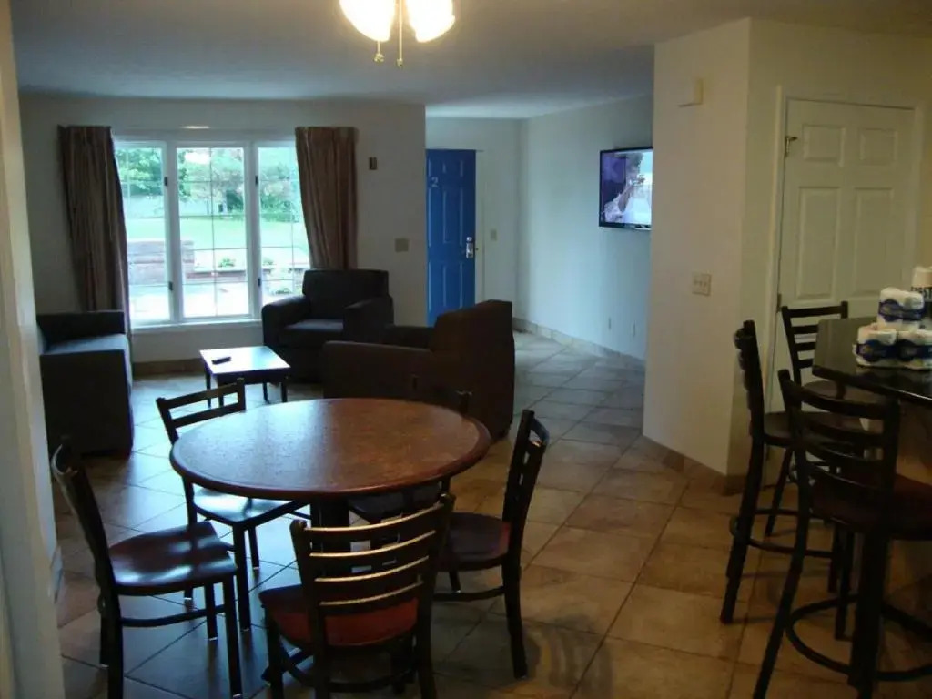 Put-In-Bay Poolview Condo #6
