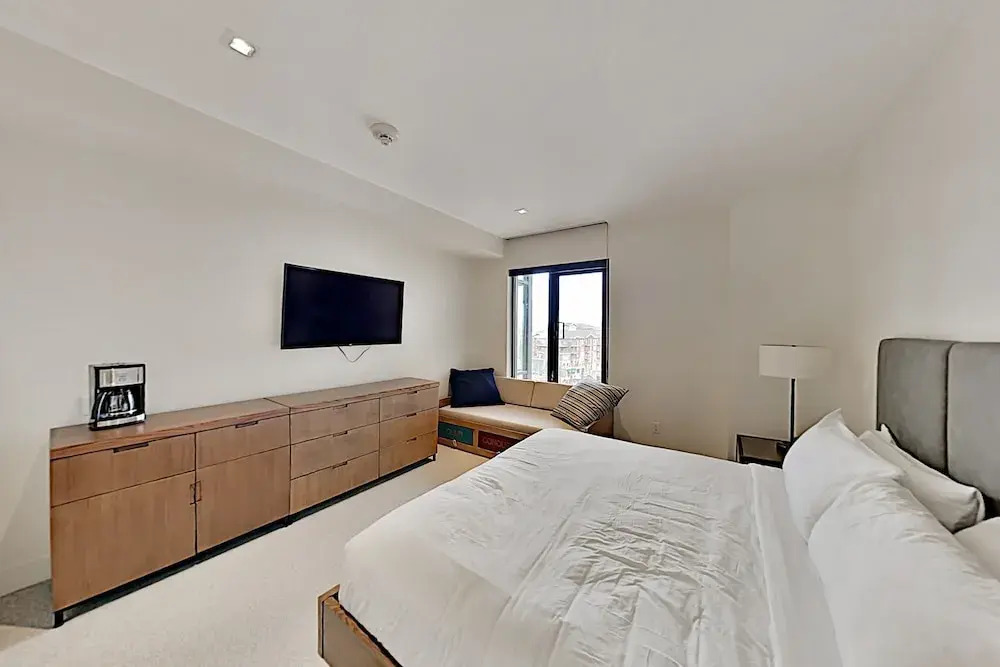 Ski-in/ski-out Dream W/ Resort Pool & Luxe Perks 1 Bedroom Condo