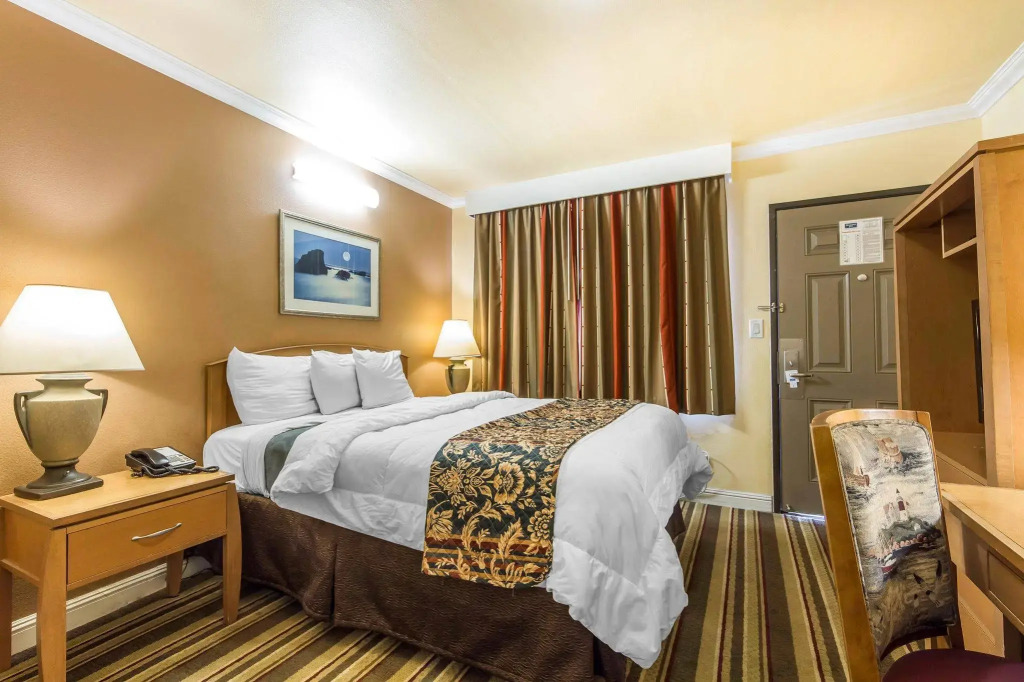 Rodeway Inn & Suites Oakland