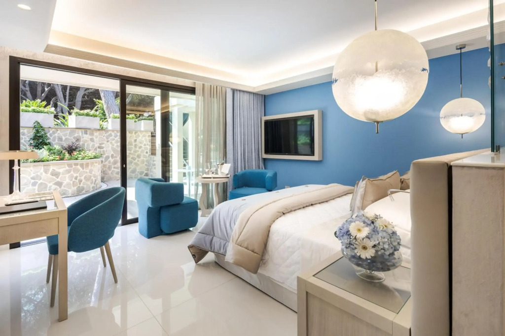Cala Beach Resort