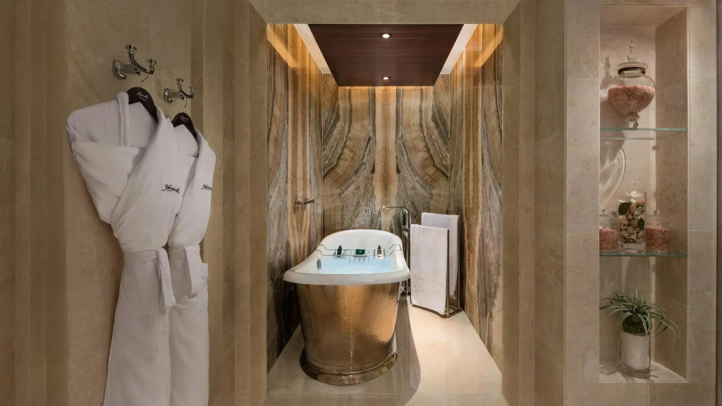 Отель Kempinski Mall Of The Emirates