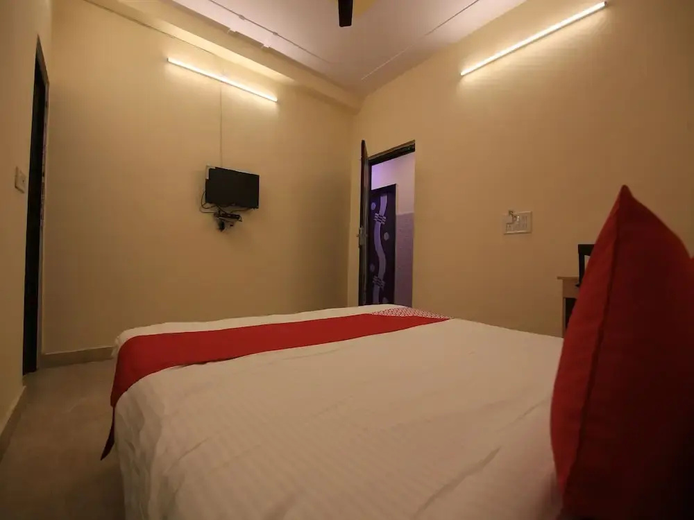 OYO Flagship 30350 New Residency Sector 17 Rohini