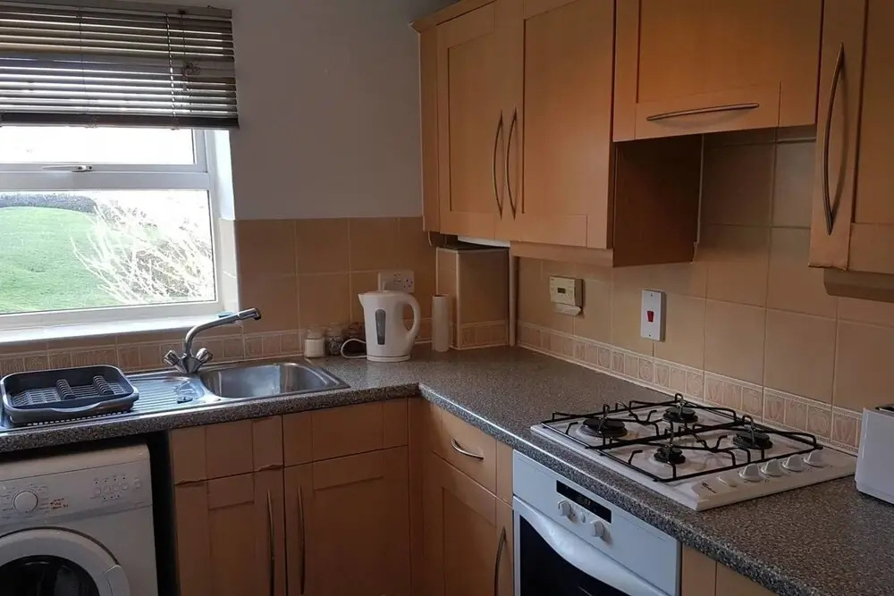 Comfortable 2 Bedroom Apt