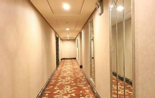 Yifeng Harbour Hotel