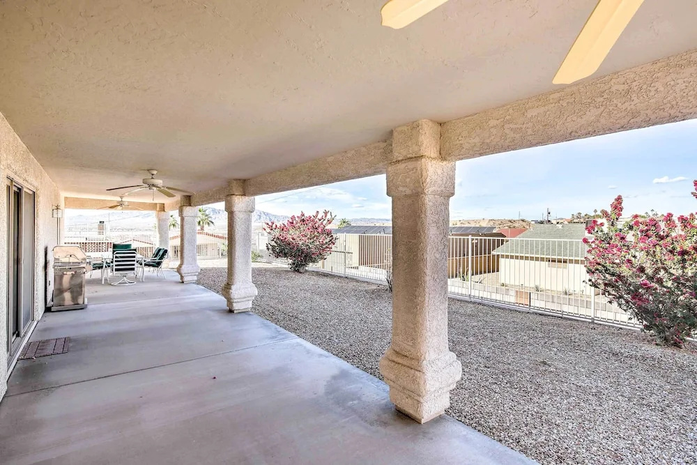Cozy Lake Havasu House w/ Views - 1 Mi to Water!