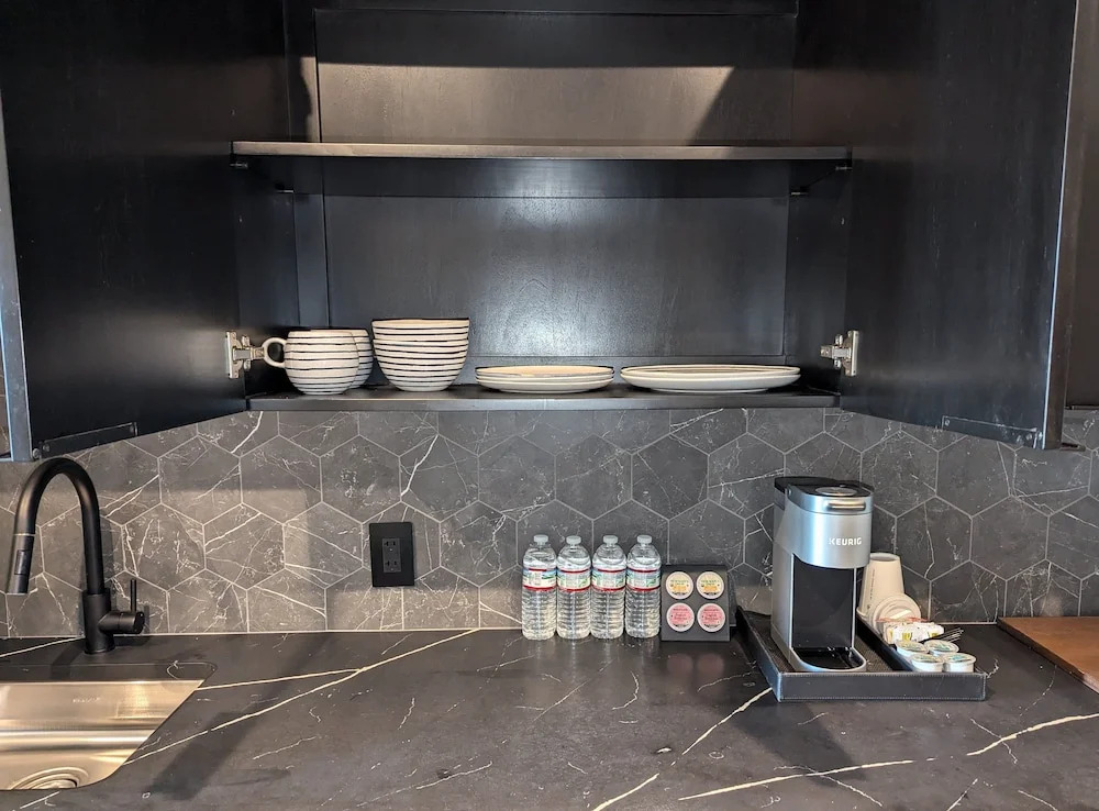 Beacon Suites Hotel