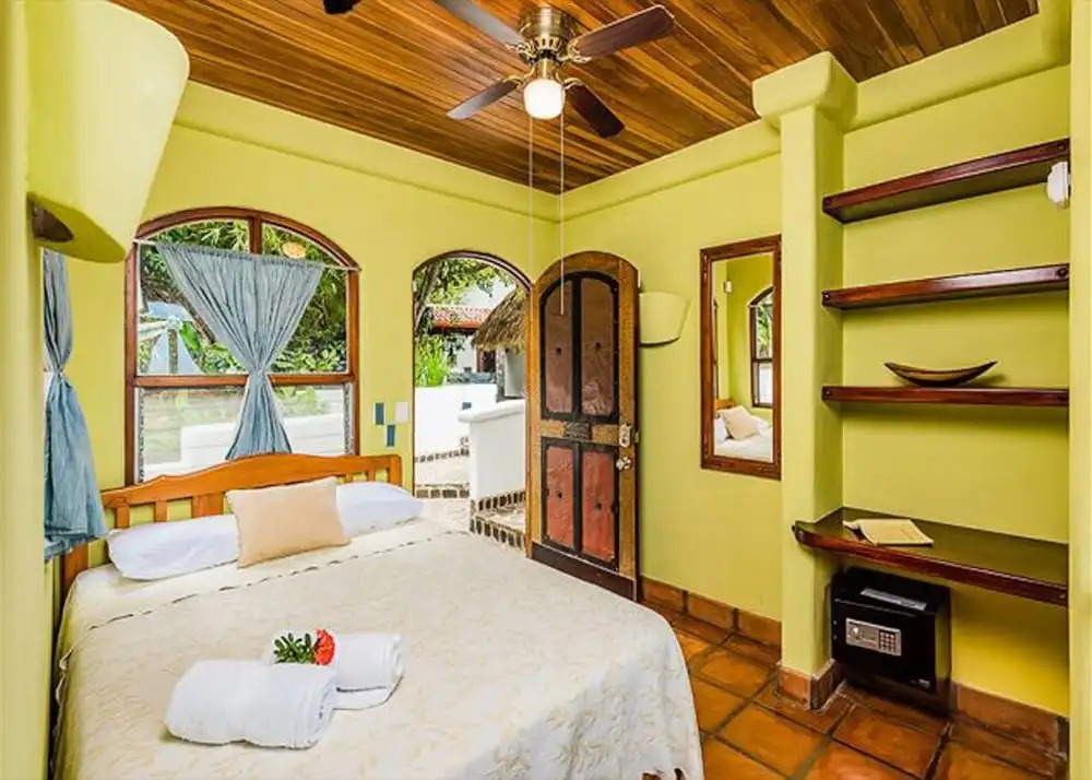 Casa Leo Loco