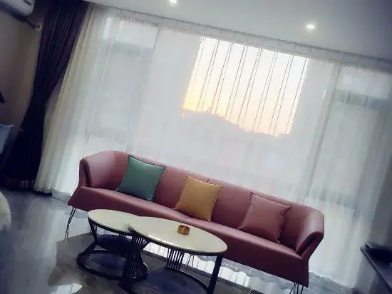 Dalian Jiayan Collection Hotel