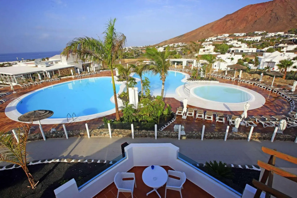 Отель BLUESEA Alyssa Suite