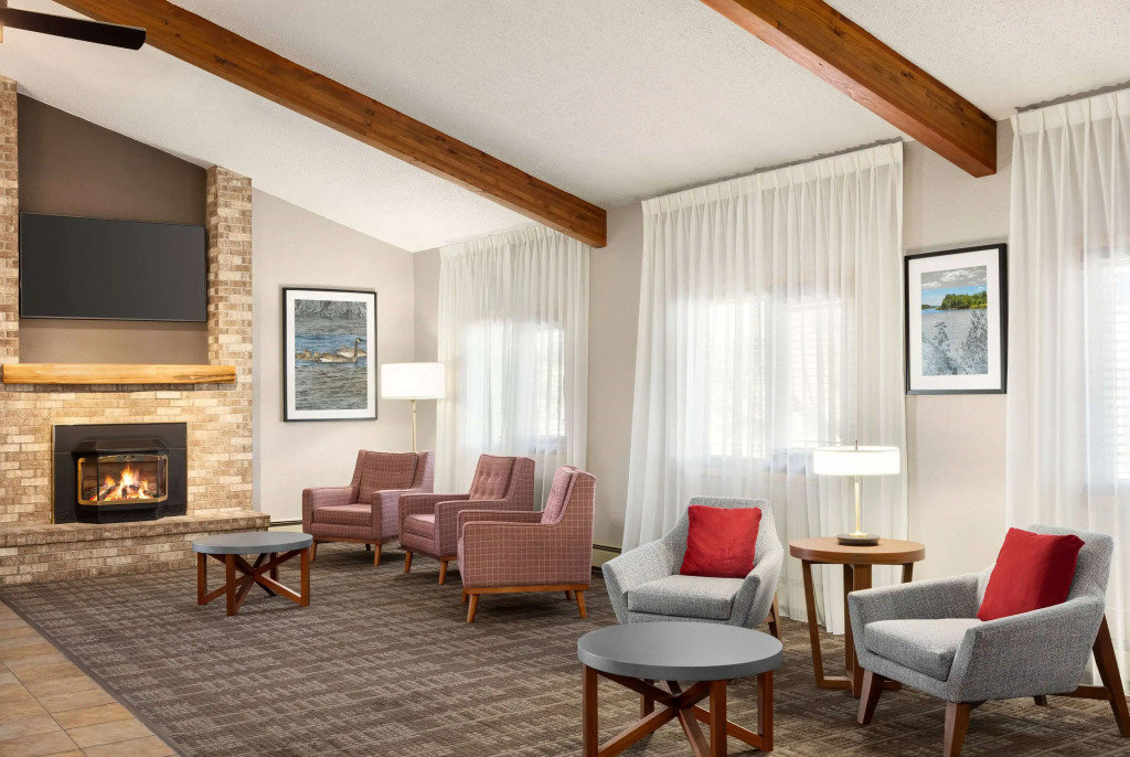 AmericInn by Wyndham Roseau